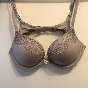 LaSenza and Victoria’s Secret Bras 34B-32D